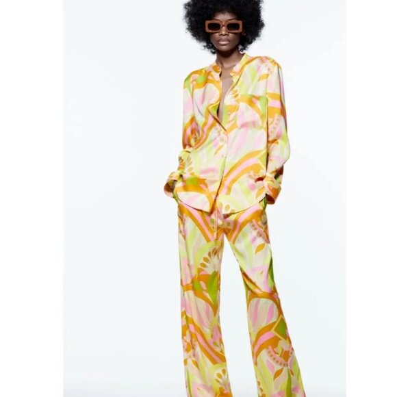 ZARA Women's Printed Satin Long Sleeve Button Down Shirt Size M Yellow/Orange - Picture 2 of 9